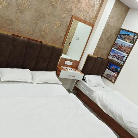Hotel Malay Inn 우자인 외부 사진