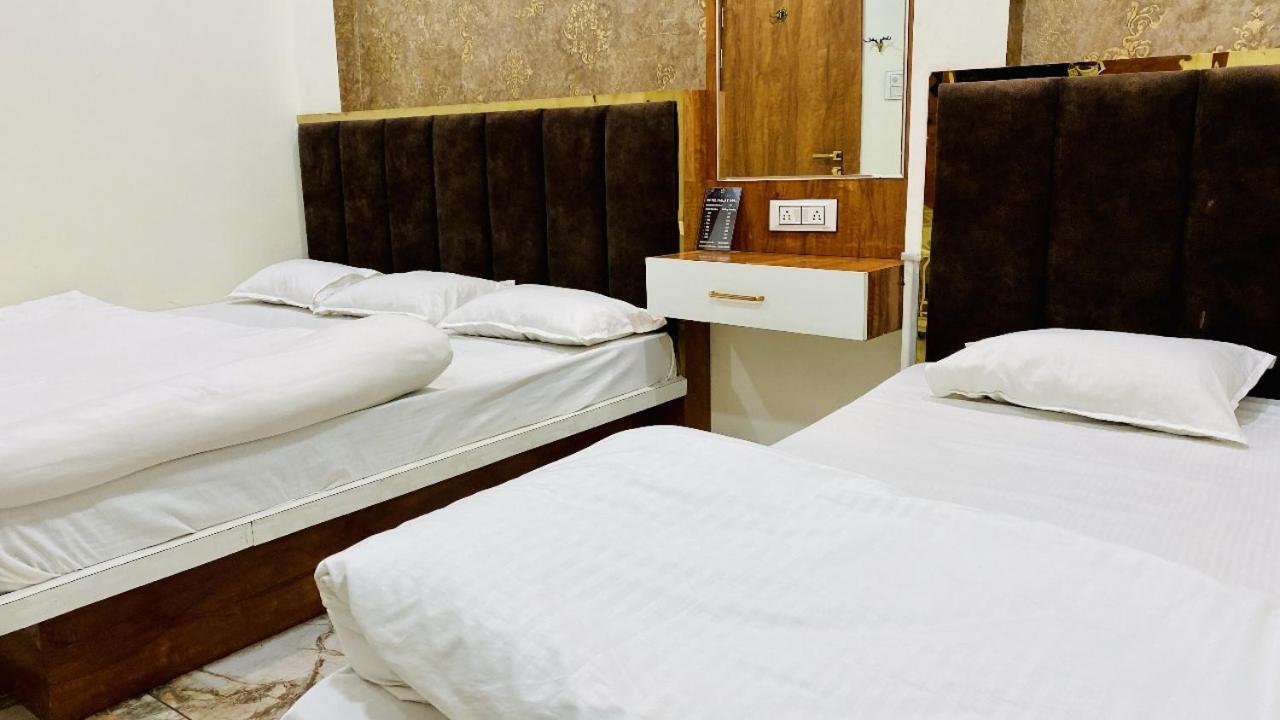 Hotel Malay Inn 우자인 외부 사진
