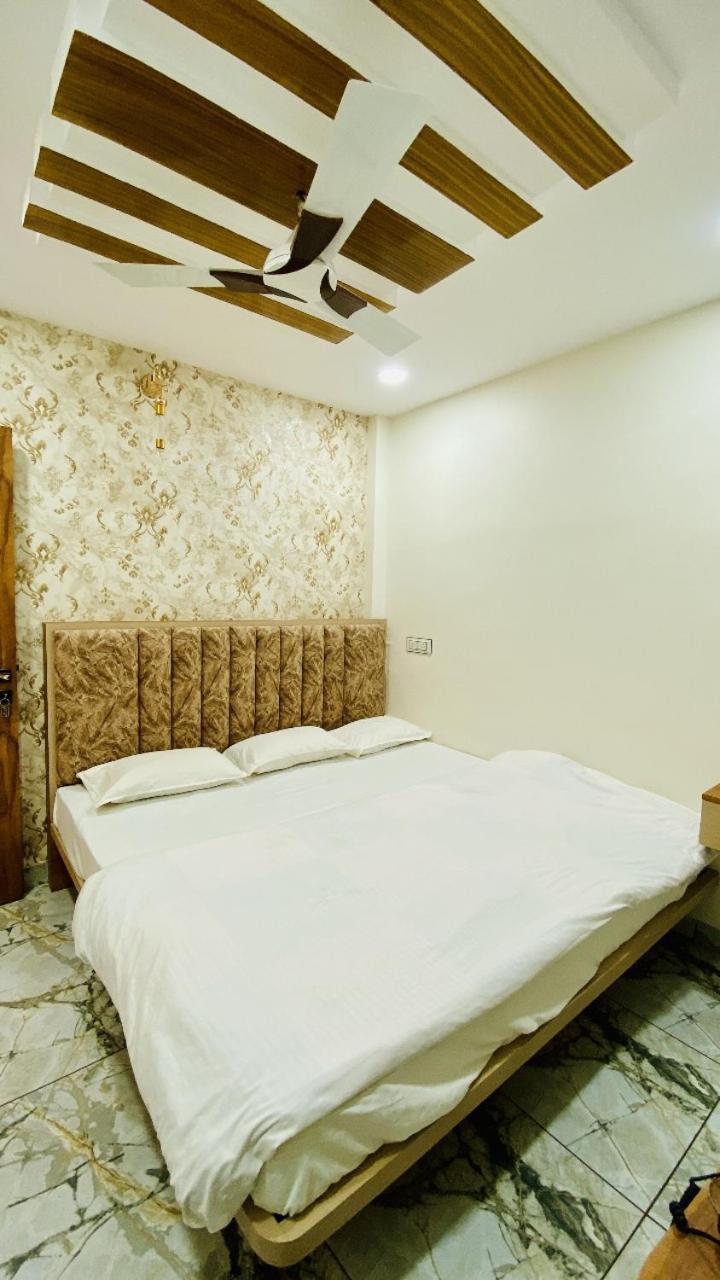 Hotel Malay Inn 우자인 외부 사진