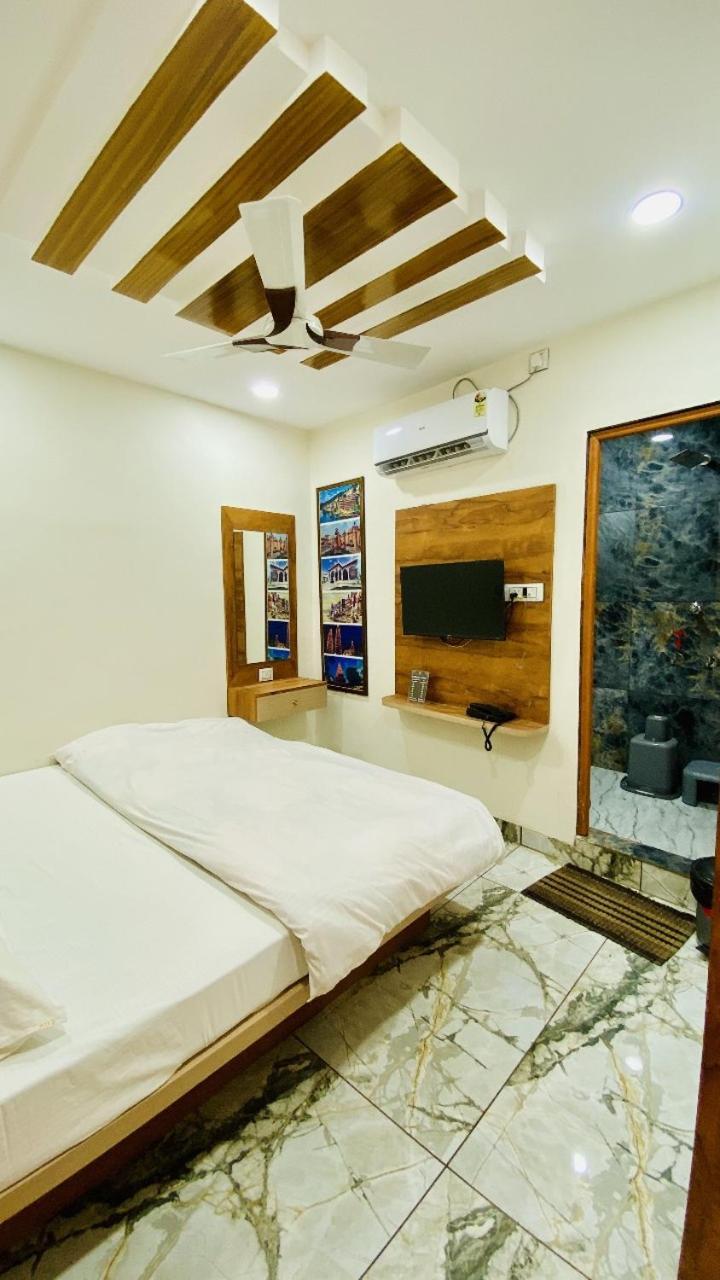 Hotel Malay Inn 우자인 외부 사진