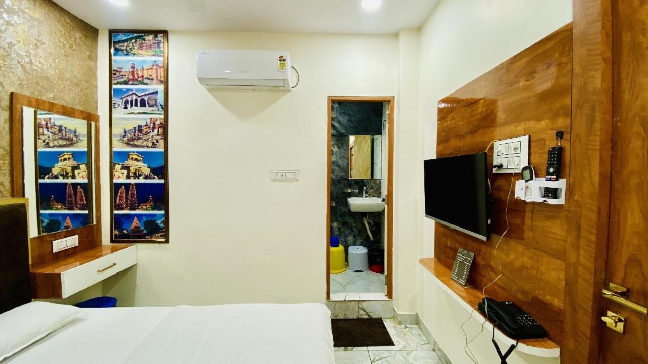 Hotel Malay Inn 우자인 외부 사진