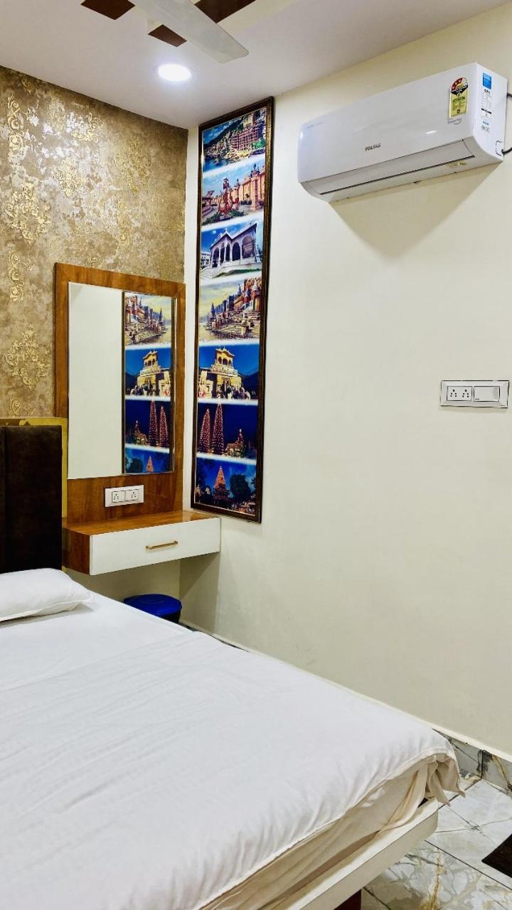Hotel Malay Inn 우자인 외부 사진