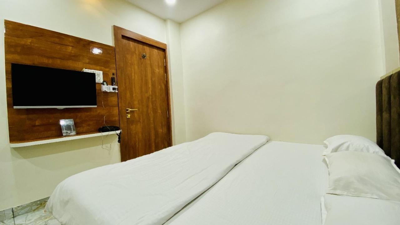 Hotel Malay Inn 우자인 외부 사진