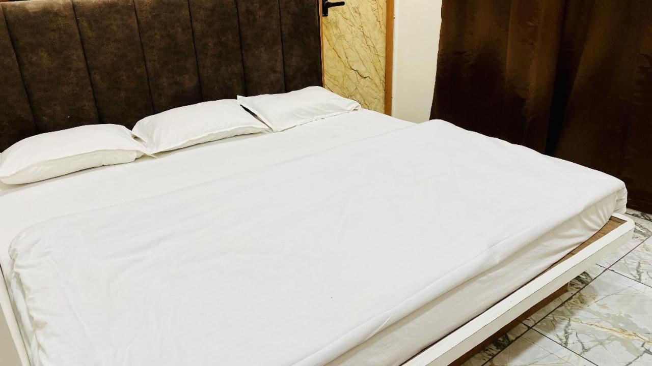 Hotel Malay Inn 우자인 외부 사진