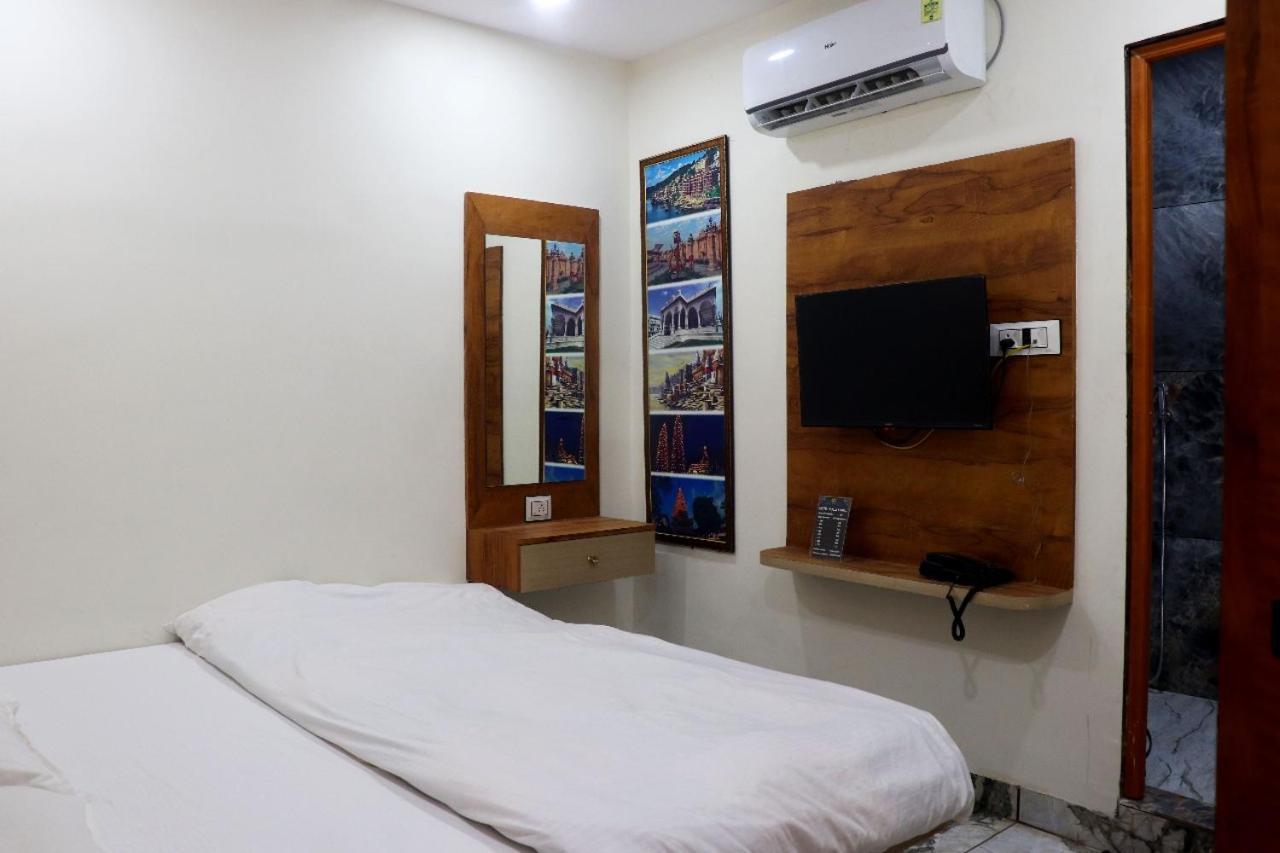 Hotel Malay Inn 우자인 외부 사진